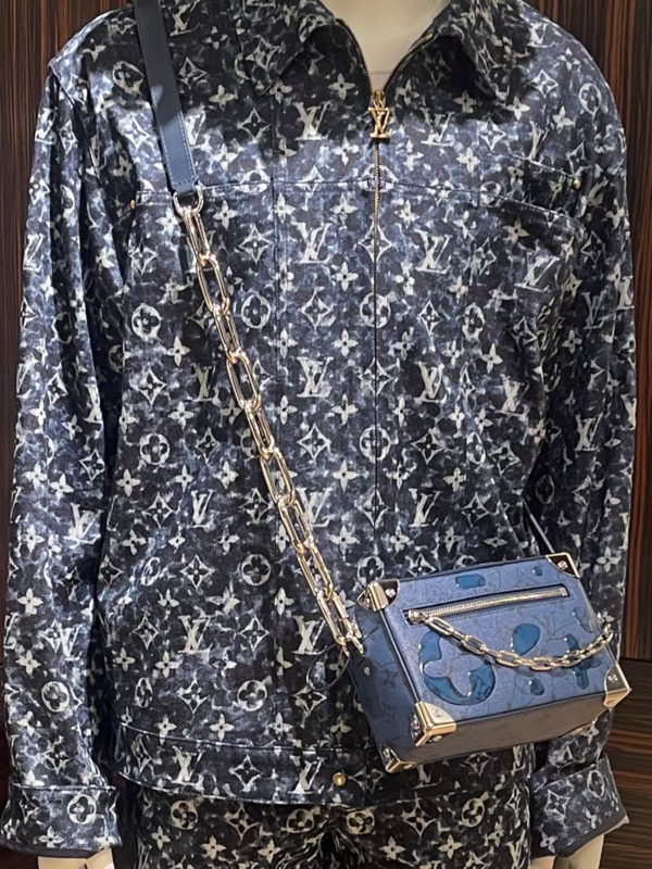 LV Urban Elegance - Image 2