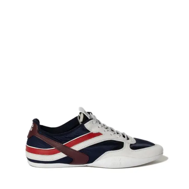 Gymnasium technical fabric and suede sneakers